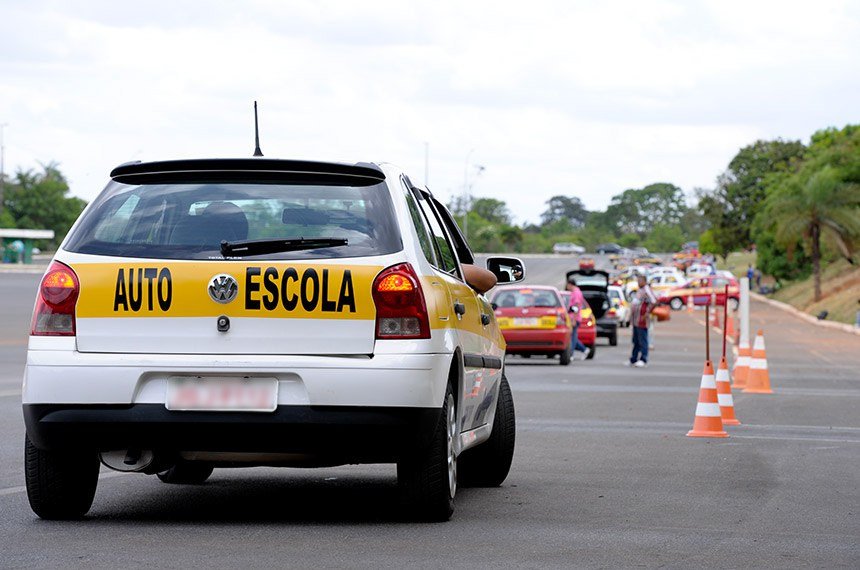Senado propõe projeto de exame toxicológico gratuito para motoristas