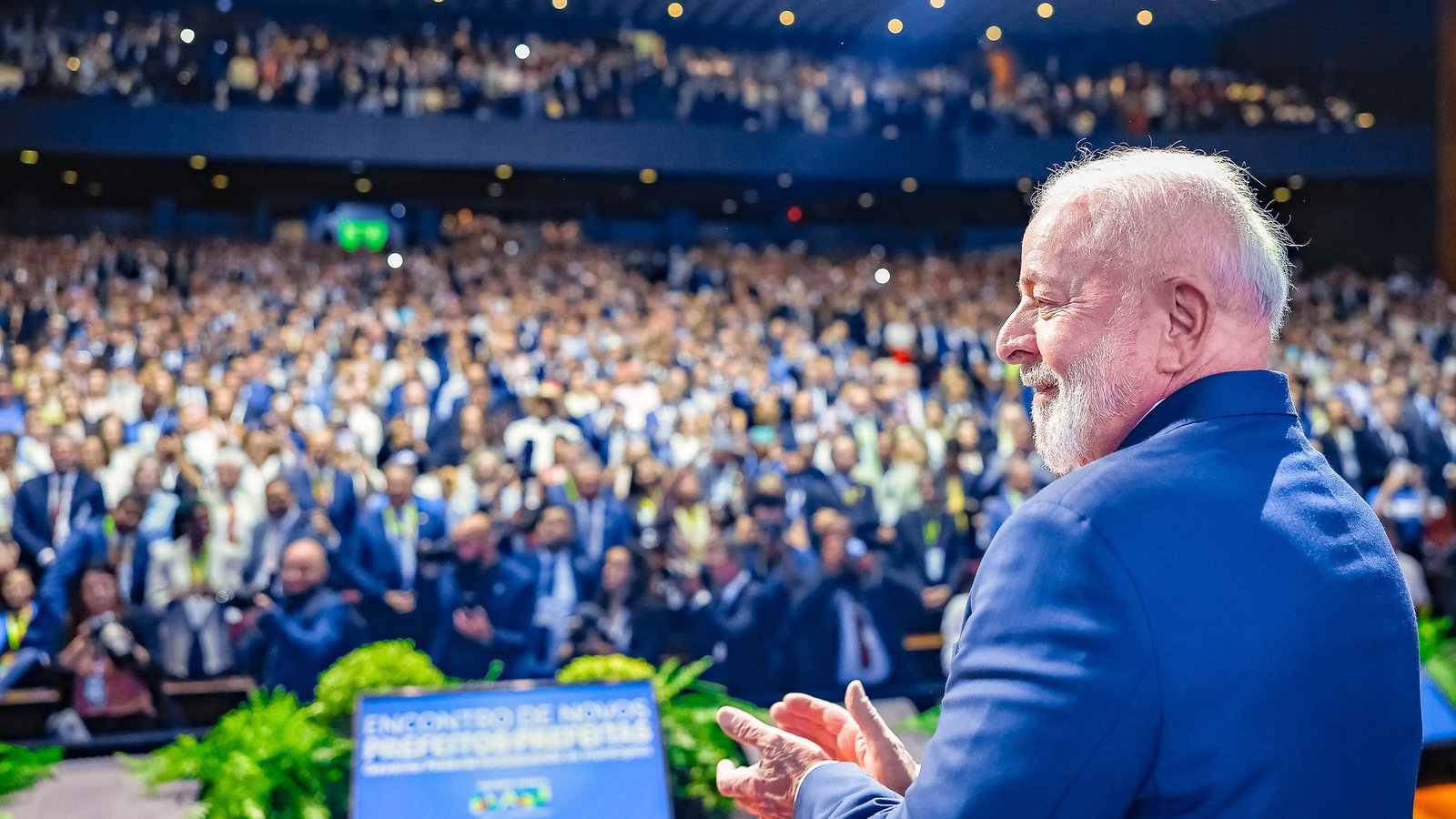 Lula diz que prefeituras são alicerce para que a União dê certo