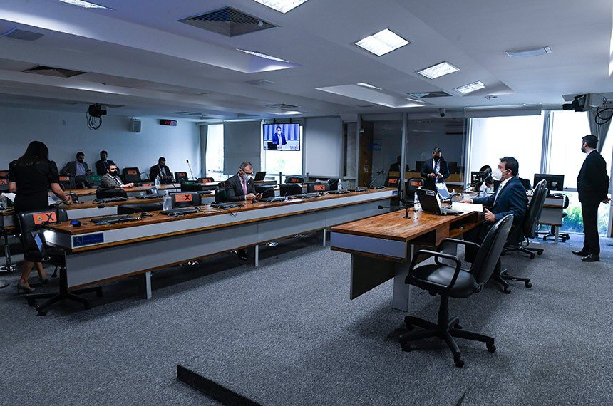 Plenário começa a analisar PEC da educação inclusiva