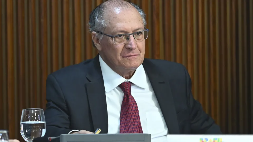 Alckmin diz que Caixa estuda atender presencialmente aposentados que sofreram descontos INSS