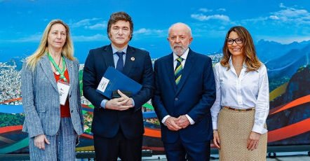 Lula vai à Argentina receber de Javier Milei a presidência rotativa do Mercosul