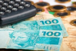 Rendimento médio dos brasileiros chega a R$ 3.270