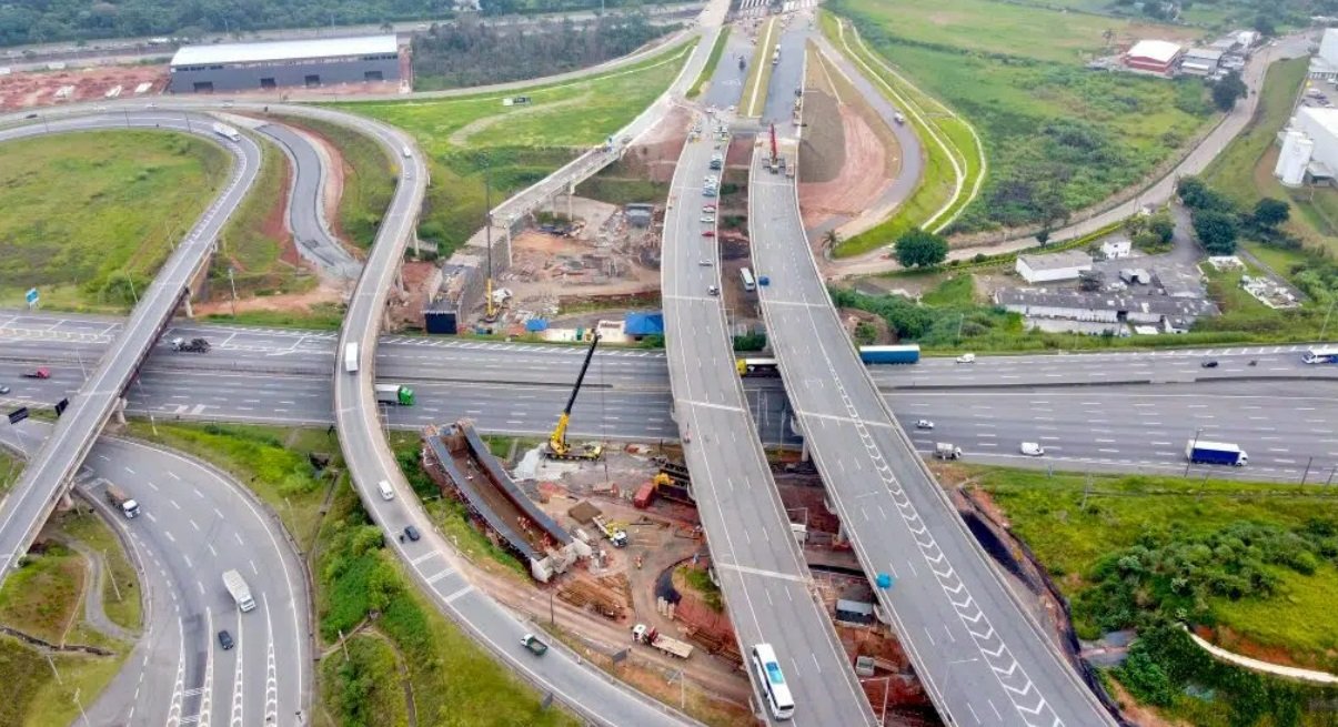 Artesp passa a fiscalizar 11 mil km de rodovias, 24 mil ônibus e 27 seroportos