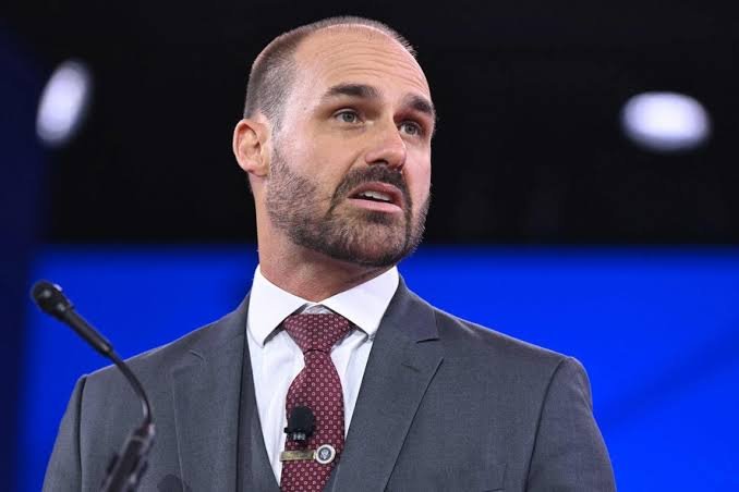 Líderes do PT pedem prisão de Eduardo Bolsonaro ao STF