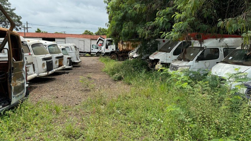 Prefeitura de Araras anuncia leilão de veículos e maquinários