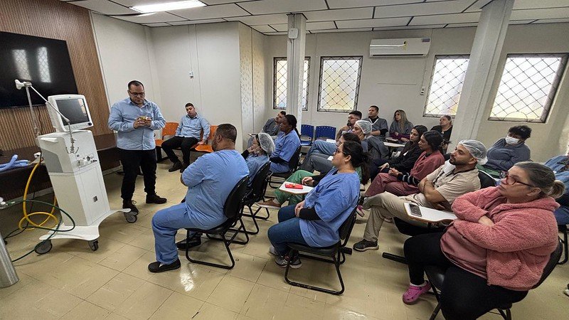 Hospital Municipal Americana atualiza profissionais sobre uso e desinfecção de ventiladores pulmonares