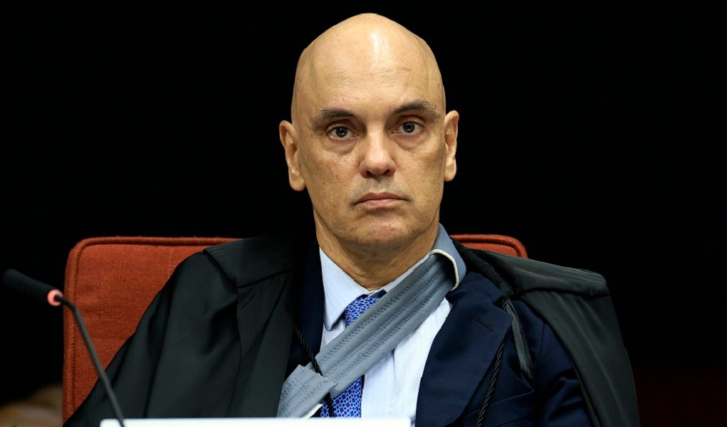 Moraes determina vigilância integral de Bolsonaro pela polícia penal