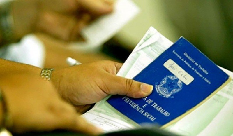 Brasil abre 129,8 mil postos formais de trabalho em julho
