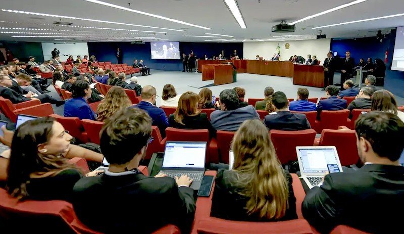 1º dia do julgamento de Bolsonaro e mais sete réus, saiba como foi