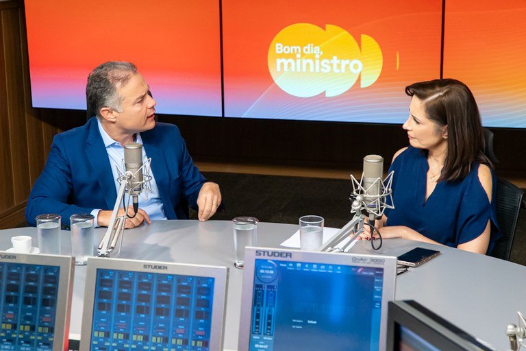 “A Autoescola não vai acabar. O que acaba é a obrigatoriedade”, diz Renan Filho