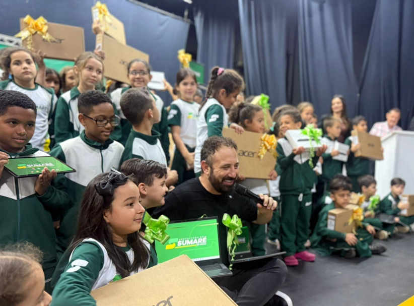 Educação realiza maior entrega de equipamentos eletrônicos da história de Sumaré