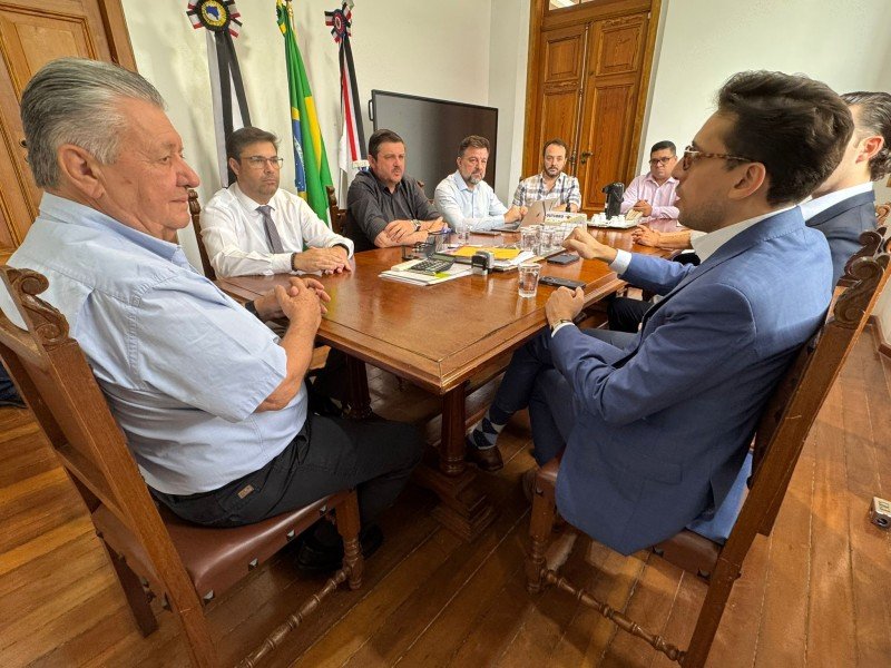 Araras e Salusmed acertam detalhes sobre migração de plano de saúde dos servidores municipais