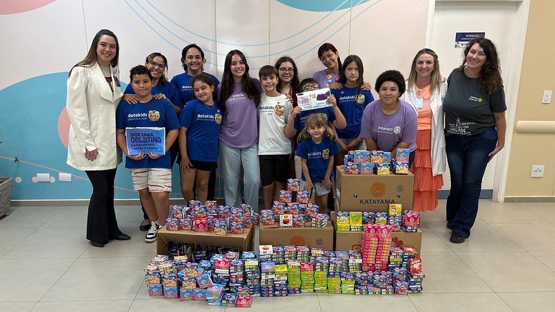 Unacon recebe doação de 1,4 mil gelatinas para apoio nutricional a pacientes oncológicos