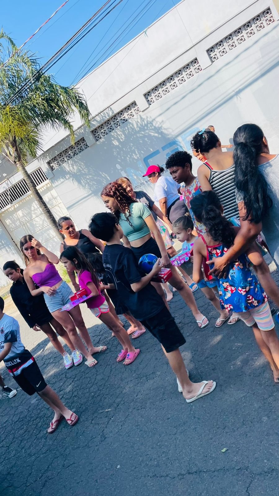 Instituto INCAB abre a programação de Natal 2025 com grande ação solidária e emociona comunidades da região