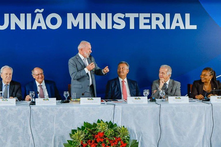 Rui Costa apresenta resultados históricos do Governo do Brasil durante reunião ministerial