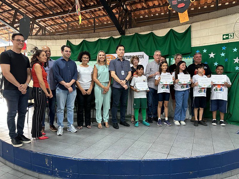 “Criança Faz Política”: prefeito Chico encerra edição 2025 e ouve propostas de estudantes