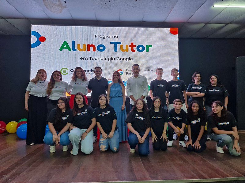 Americana forma turma de 93 Alunos Tutores em Tecnologia Google