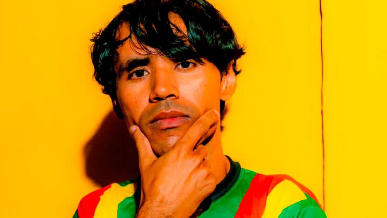 Teatro de Arena de Americana recebe DJ de reggae Cleiton Rasta