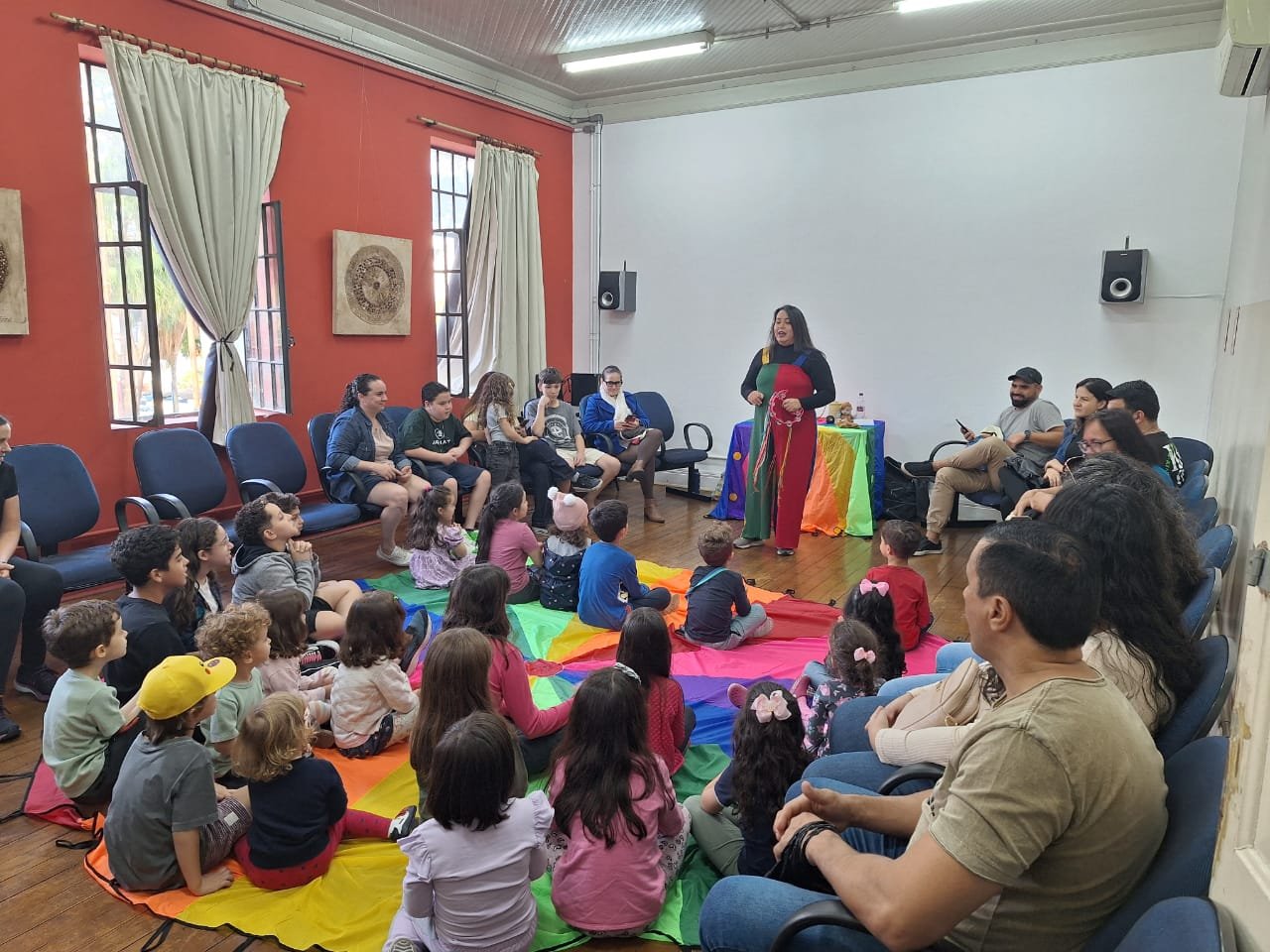 Biblioteca de Americana encerra programação de férias com contato de histórias