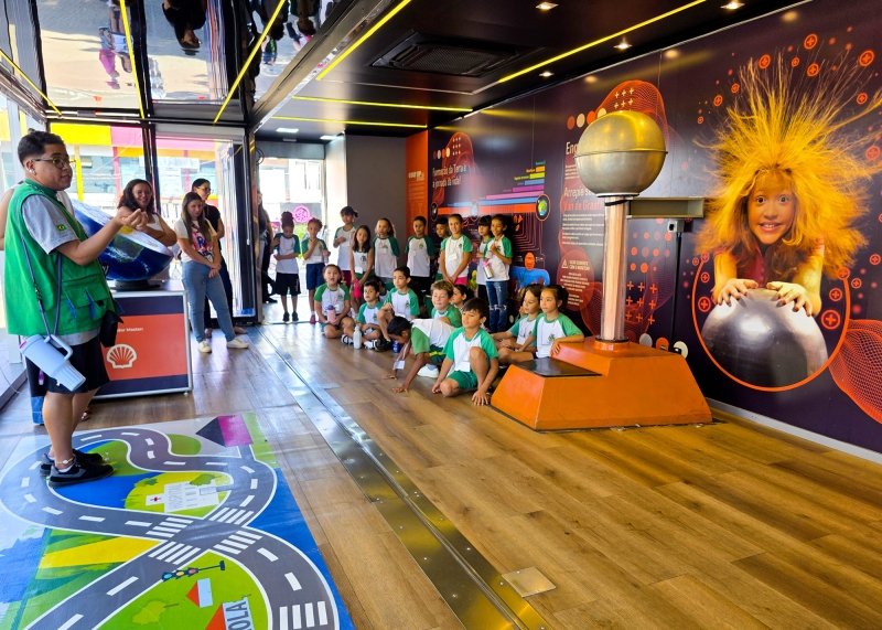 Alunos da rede municipal vivenciam ciência interativa no Museu Catavento em Santa Bárbara