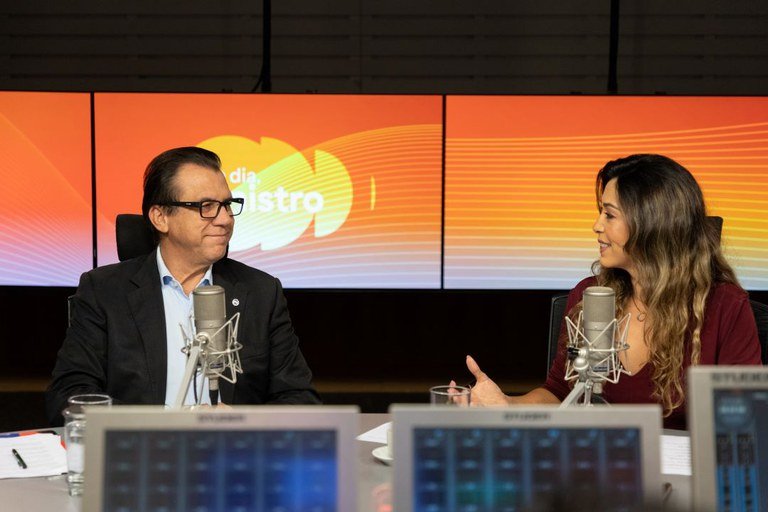 Valorização do salário mínimo e autorizado do IR injetarão R$ 110 bi na economia em 2026