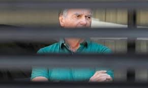 Por que Moraes transferiu Bolsonaro da PF para a Papudinha