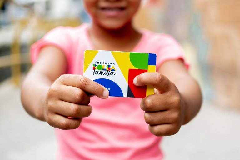 Caixa inicia o pagamento do bolsa família