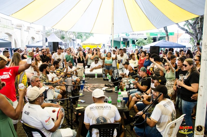 Projeto Samb’Ajuda promove roda de samba solidária no Dia da Mulher