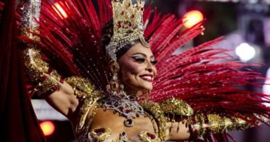 Beija-Flor e Viradouro são destaques no 2º dia do Grupo Especial do carnaval do Rio