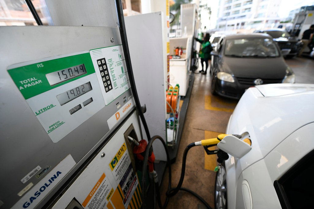 Procon-SP alerta sobre divulgação de preços em postos de combustível