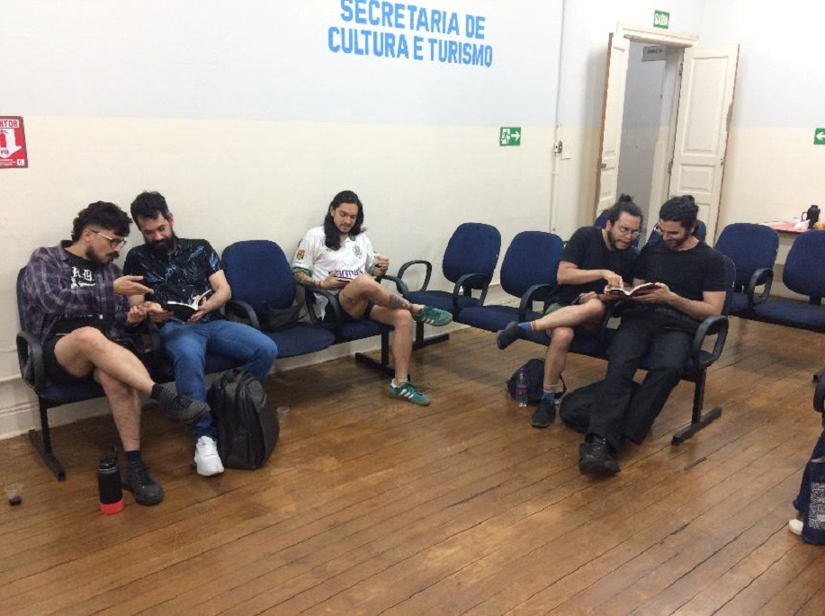 Clube de Leitura Brecha volta à Biblioteca de Americana