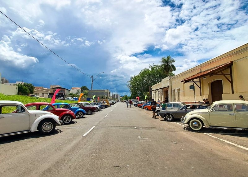 Santa Bárbara d’Oeste recebe Encontro de Veículos Antigos