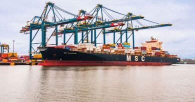 Governo zera imposto de importação de quase mil itens e acumula medidas que beneficiam indústria, serviços e população