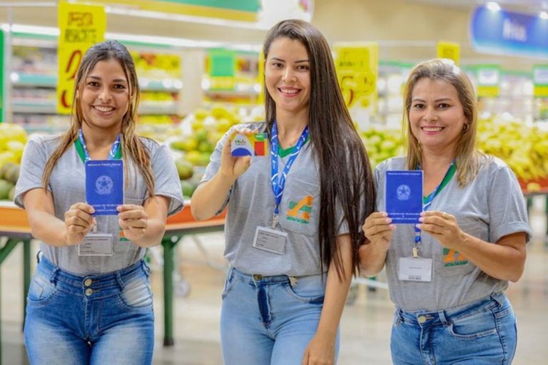 Brasil tem menor desemprego da série histórica, 5,8%