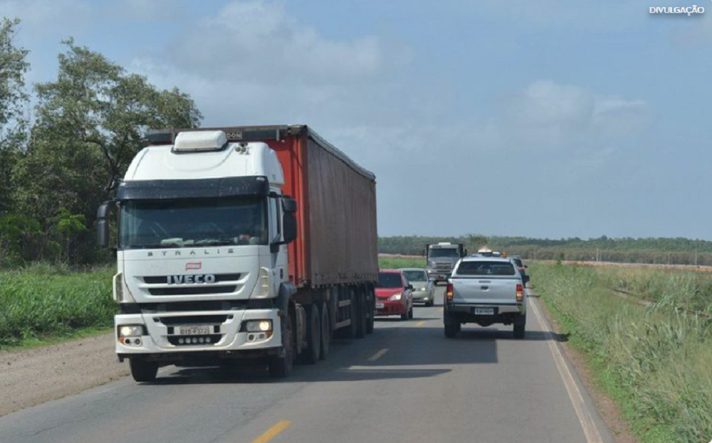 Governo quer flexibilizar descanso de caminhoneiros na volta para casa