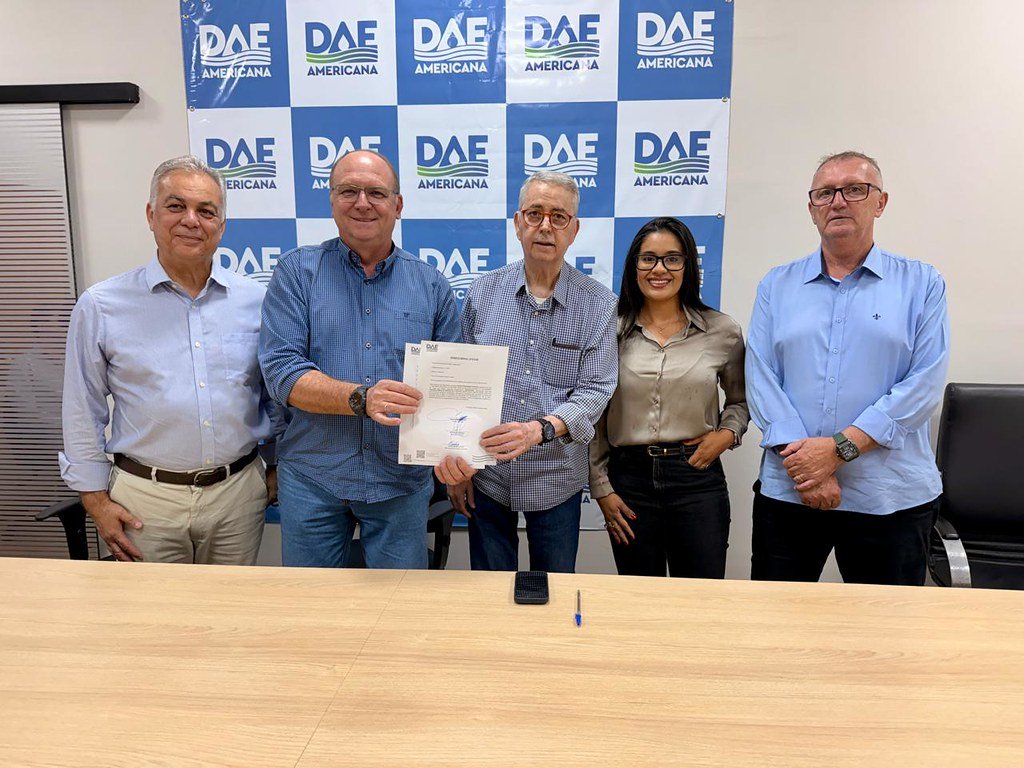 Chico Sardelli assina ordem de serviço para trabalho inédito de combate a perdas de água em Americana