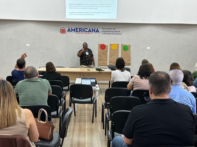 Formação da Escola de Conselhos do Estado reúne representantes de 14 municípios em Americana