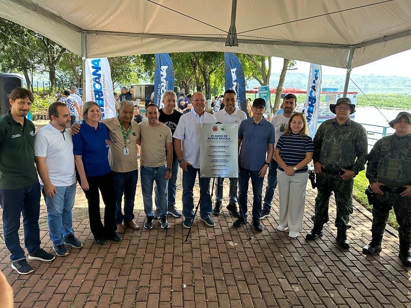 Prefeito Chico abre a Semana da Água com celebração dos 25 anos do Barco Escola