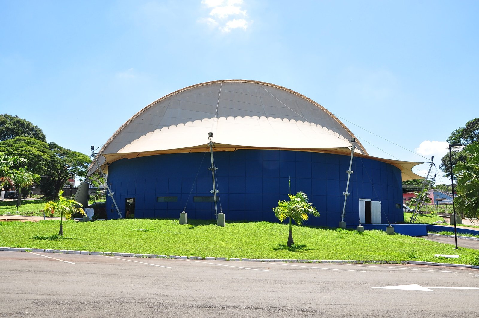 Teatro de Arena de Americana recebe DJ Cleiton Rasta com entrada solidária