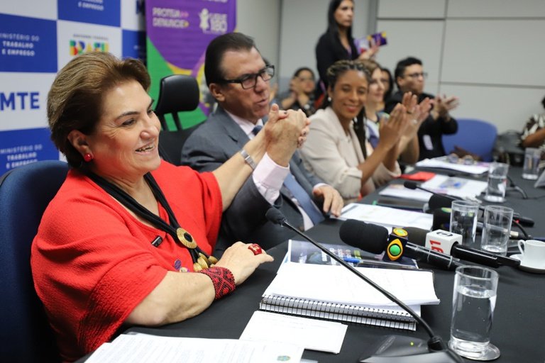 Emprego formal de mulheres negras cresce 29% em 2025, em relação a 2023