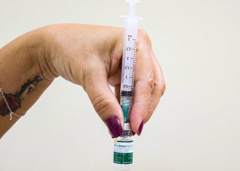 Santa Bárbara amplia vacinação contra dengue para profissionais da Saúde e pessoas com 59 anos