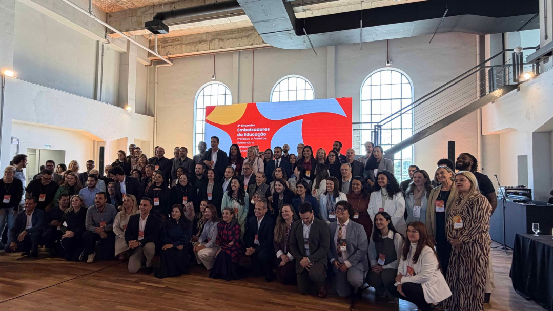 Sumaré integra encontro nacional que discute uso estratégico de recursos na educação municipal