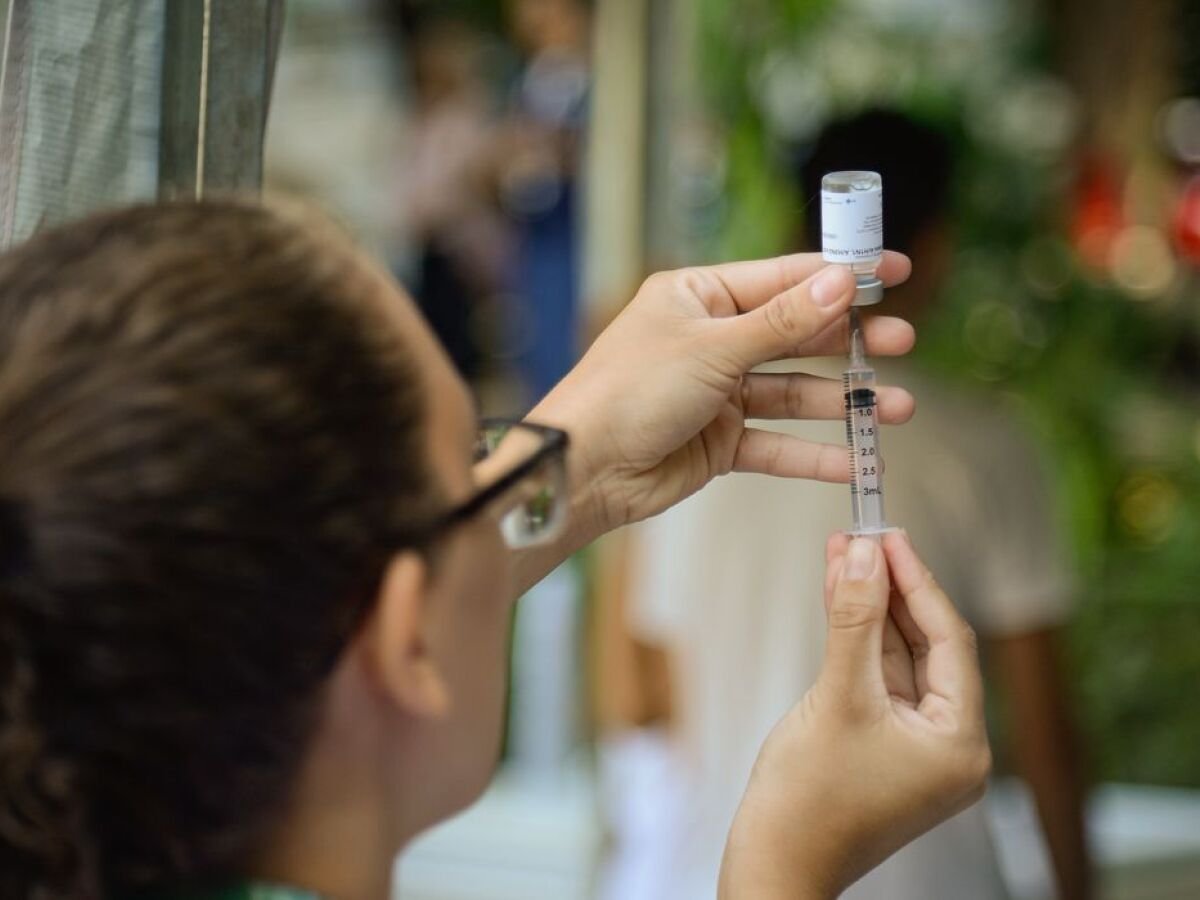 Empresas deverão informar trabalhadores sobre cânceres e vacina