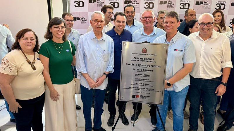 Prefeito de Americana descerra placa da creche do Boer junto do governador Tarcísio, em Campinas