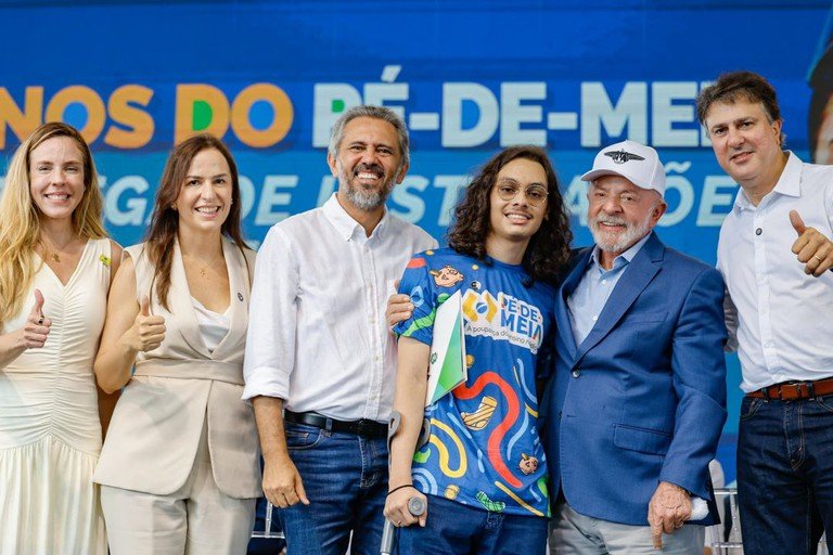 Pé-de-Meia contribui para queda de 43% no abandono escolar: “Oportunidade de continuar sonhando”