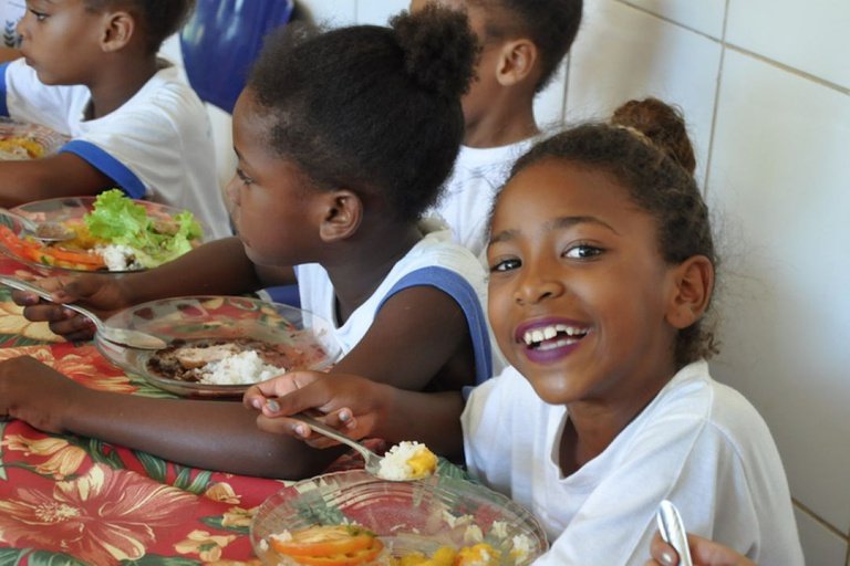 Contrata+Brasil facilita compra de R$ 638,3 milhões da agricultura familiar para merenda escolar