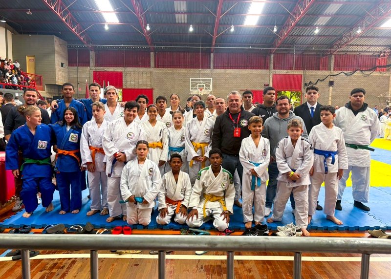 Judô de Santa Bárbara d’Oeste conquista 18 medalhas na 1ª Copa Associação Atlética Ararense