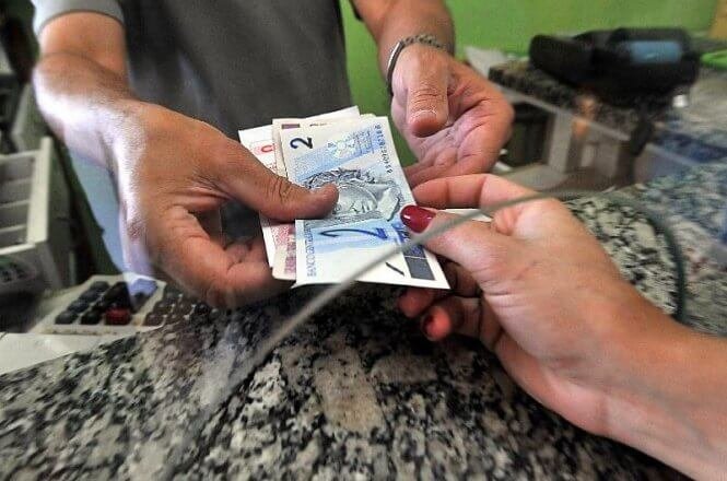 Salários diminuem pobreza em 22 regiões metropolitanas