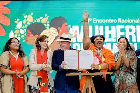 Lula entrega 18 novos títulos de territórios quilombolas