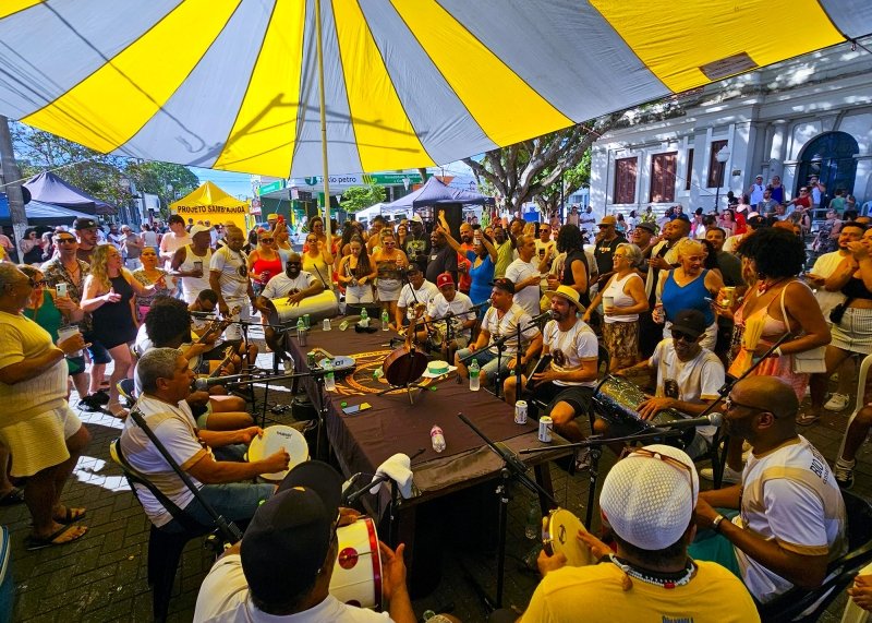 Projeto Samb’Ajuda reúne samba, solidariedade e cultura neste domingo no Centro de Memórias